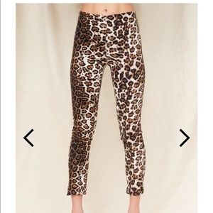 LEOPARD PANT - size M NWT NEVER WORN